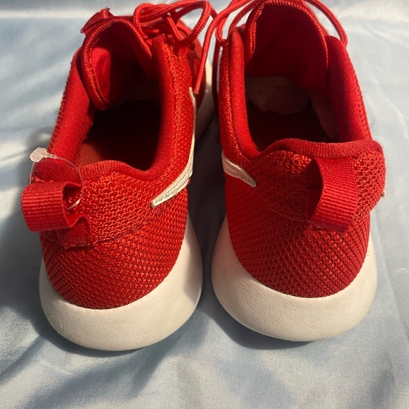 Nike Red and White Sneakers with Breathable Fabric (UNISEX ) - Picture 10 of 12